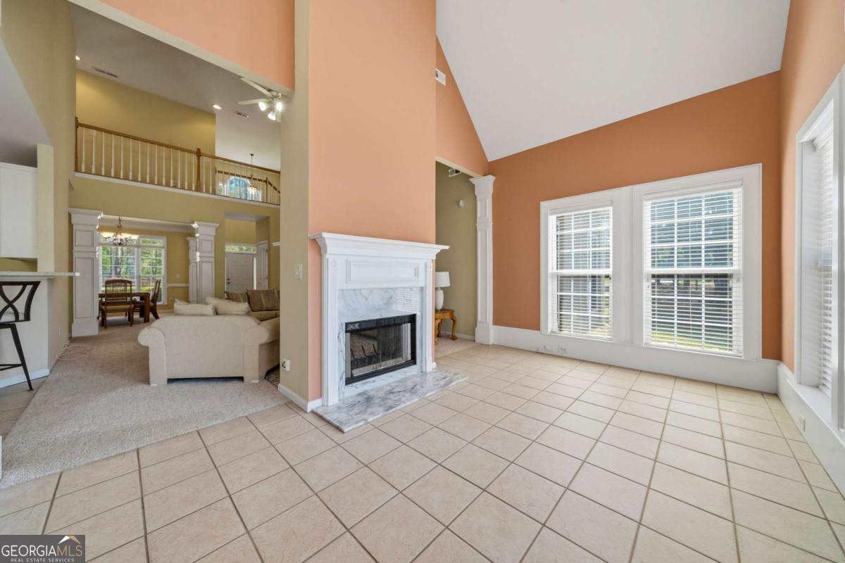 195 Chaucer Parkway