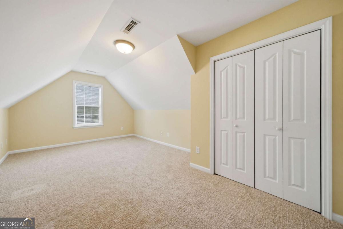 195 Chaucer Parkway