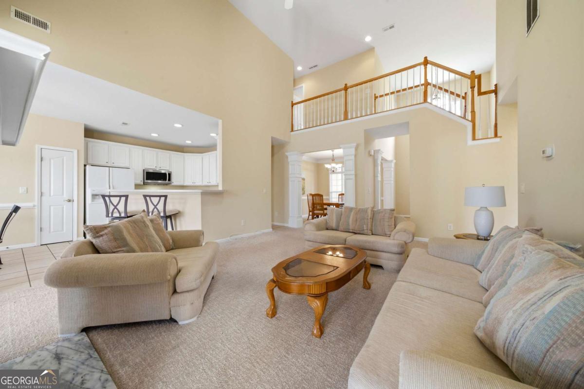 195 Chaucer Parkway