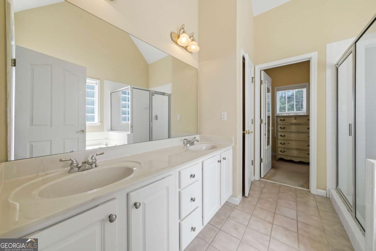 195 Chaucer Parkway