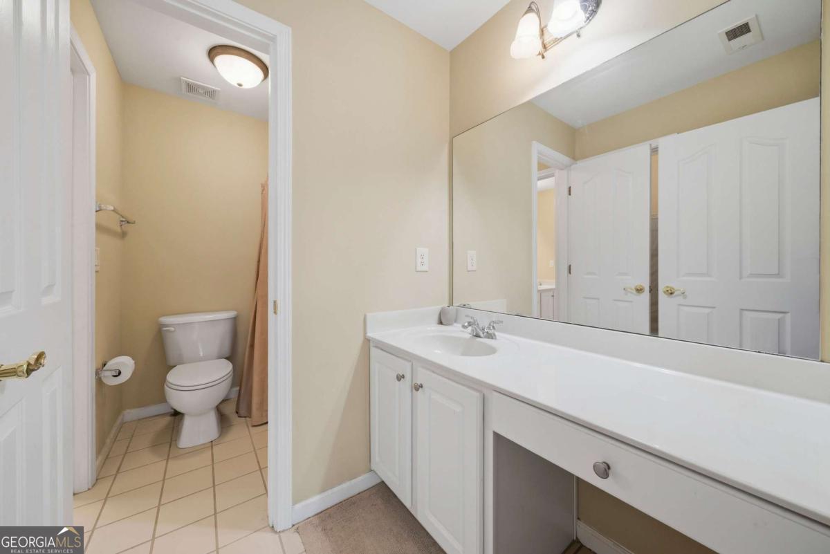 195 Chaucer Parkway