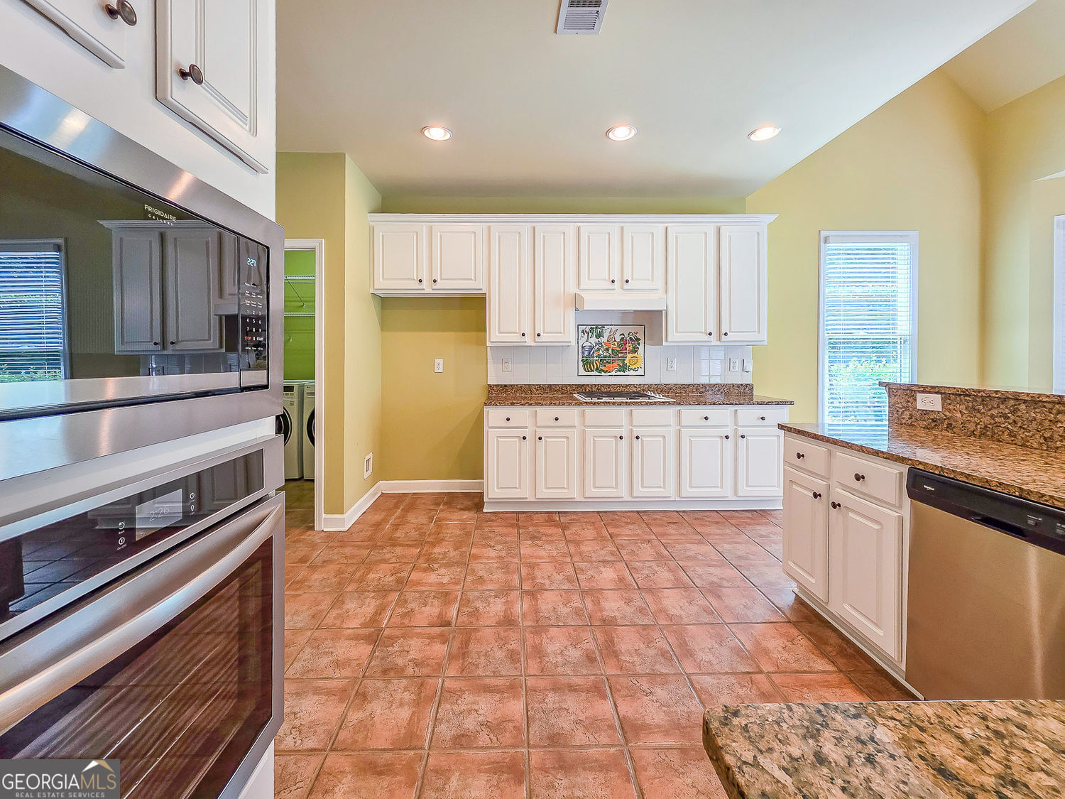 2872 Amesbury Place