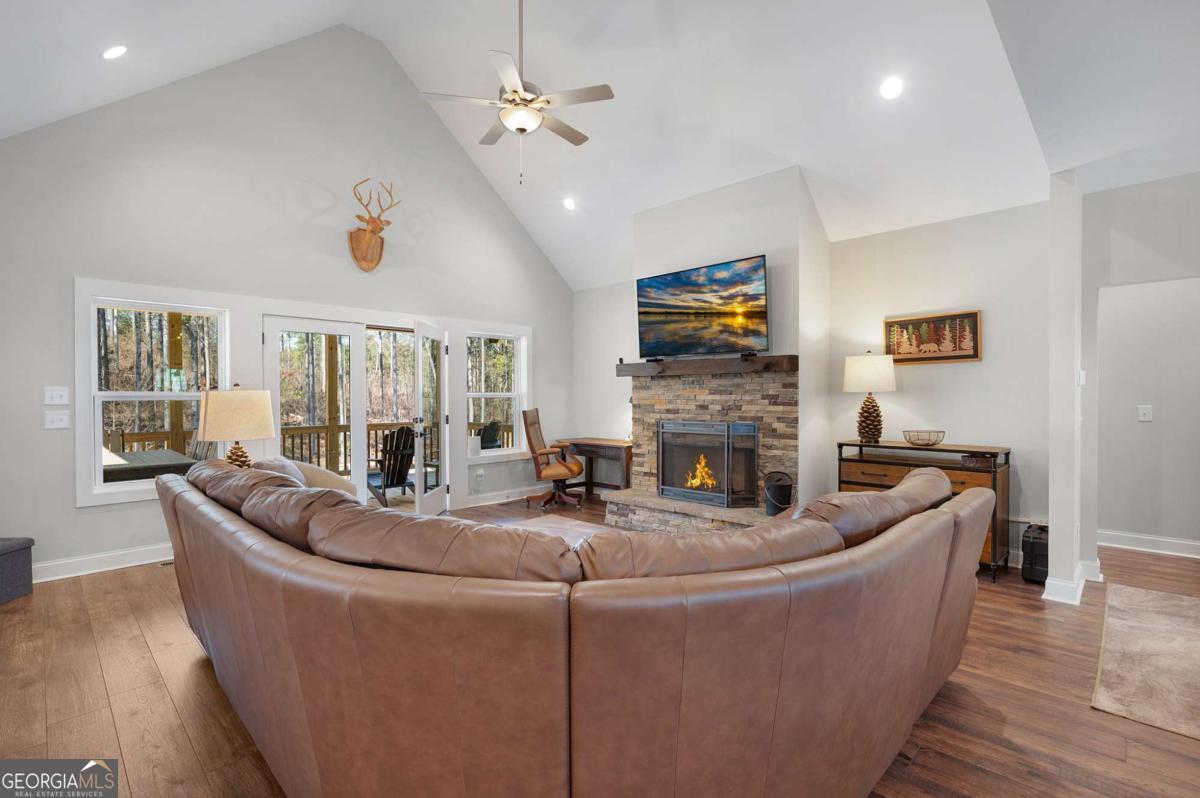 218 Oakwood Lane