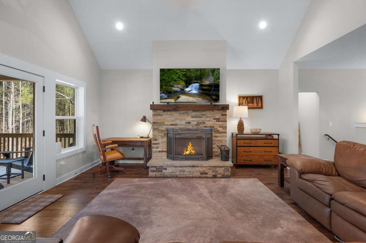 218 Oakwood Lane