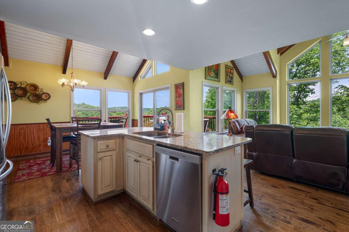 561 Summit Lane
