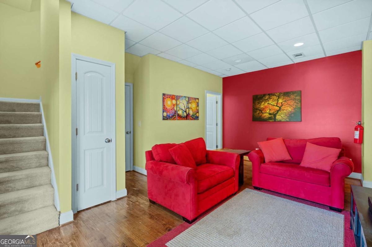 561 Summit Lane