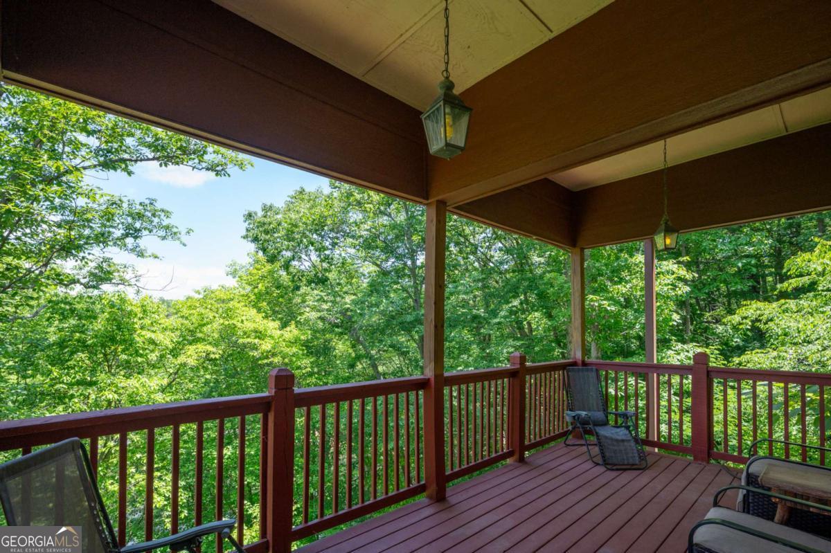 561 Summit Lane