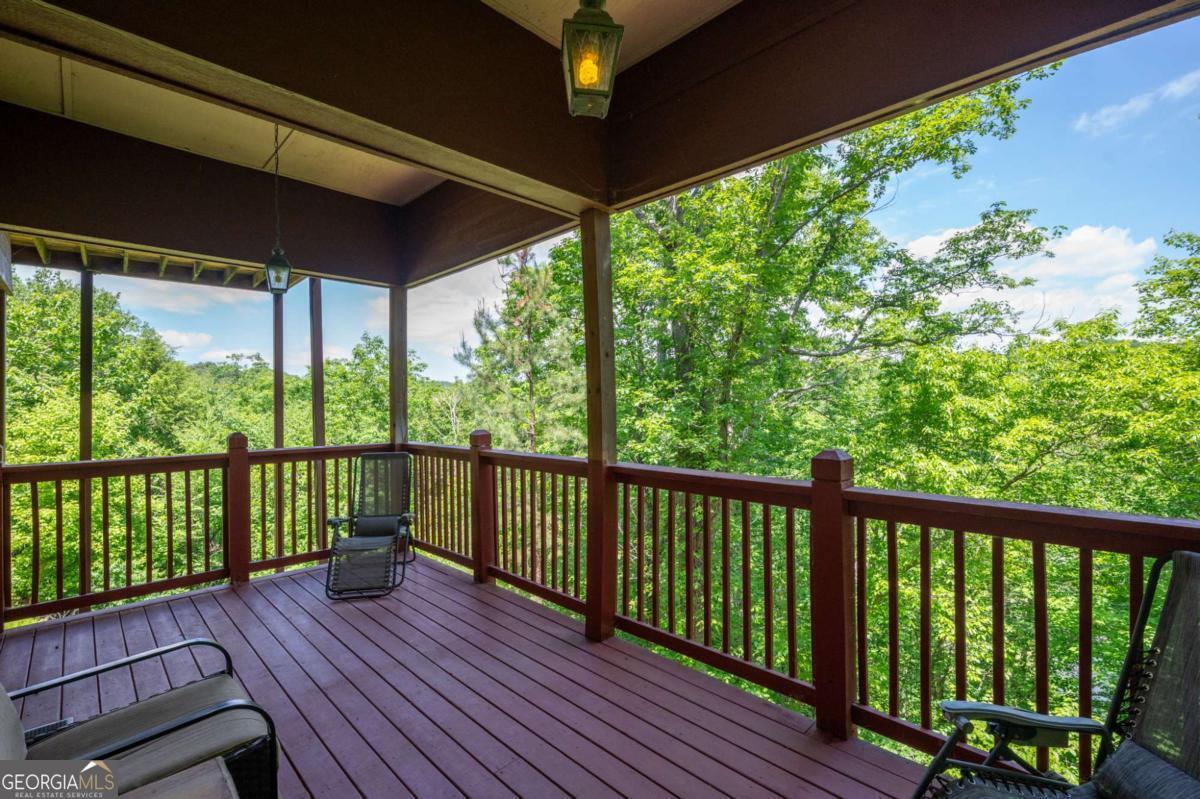 561 Summit Lane