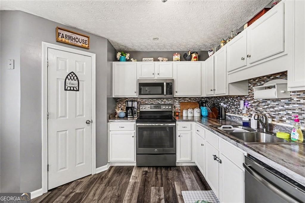 302 Fairview Lane