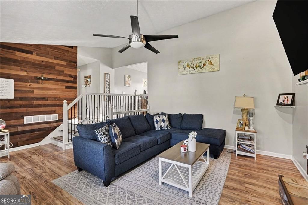 302 Fairview Lane