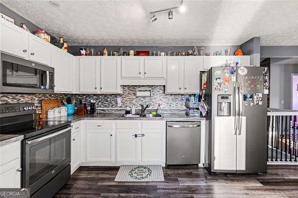 302 Fairview Lane