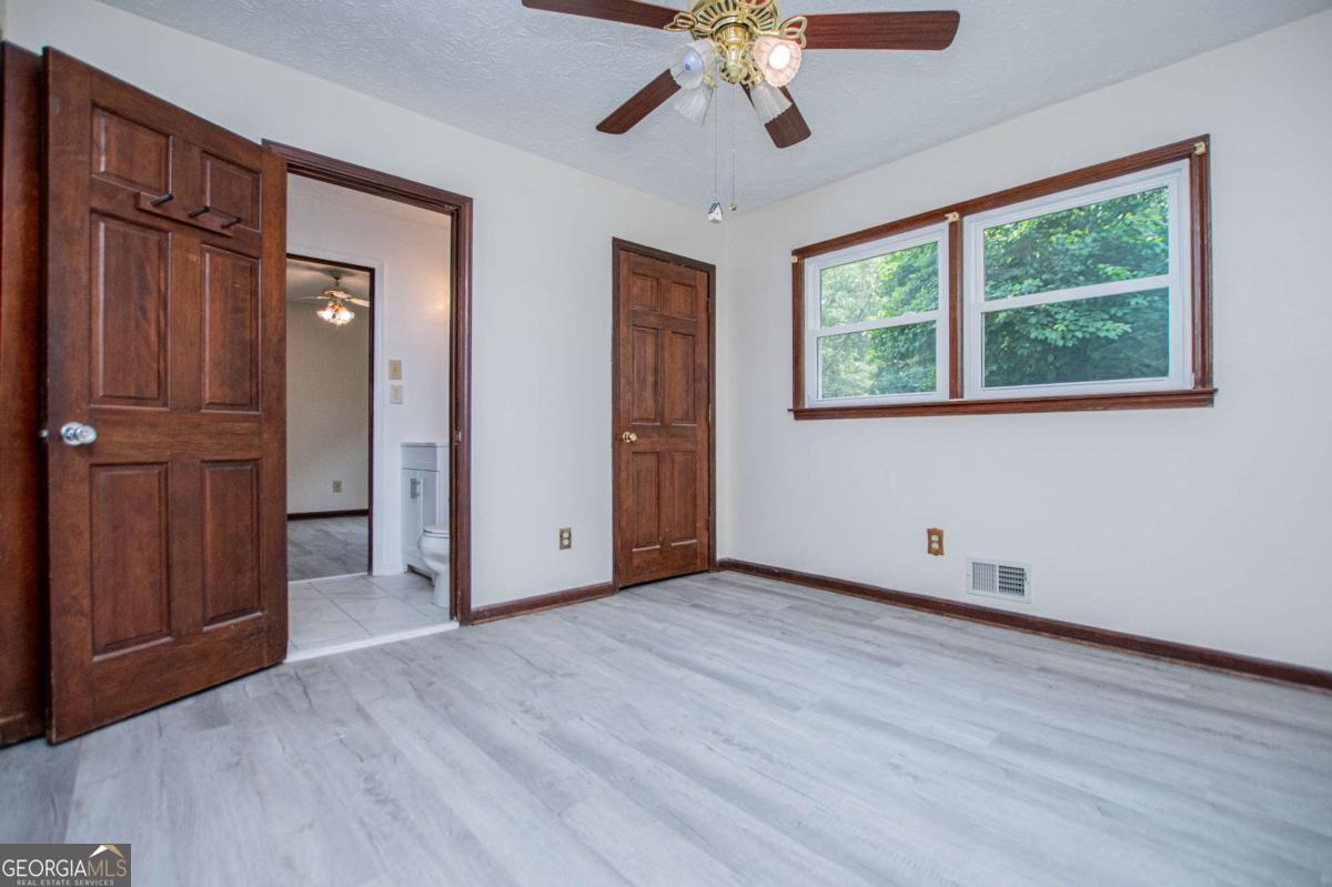 6170 Shallow Wood Lane