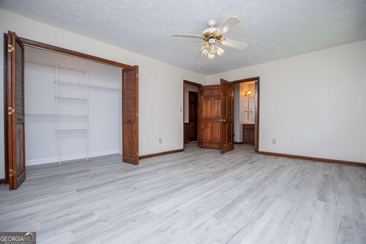 6170 Shallow Wood Lane