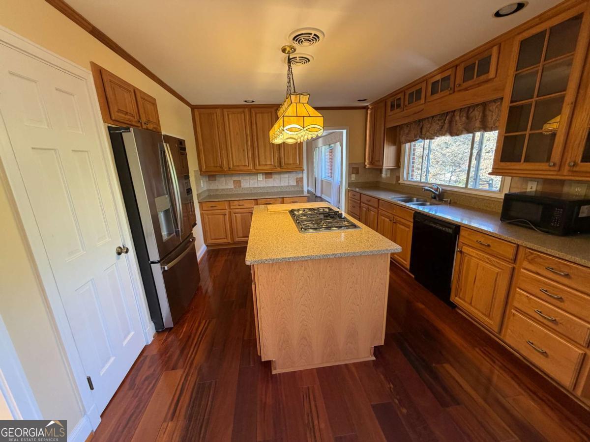 1530 Lost Mountain Road