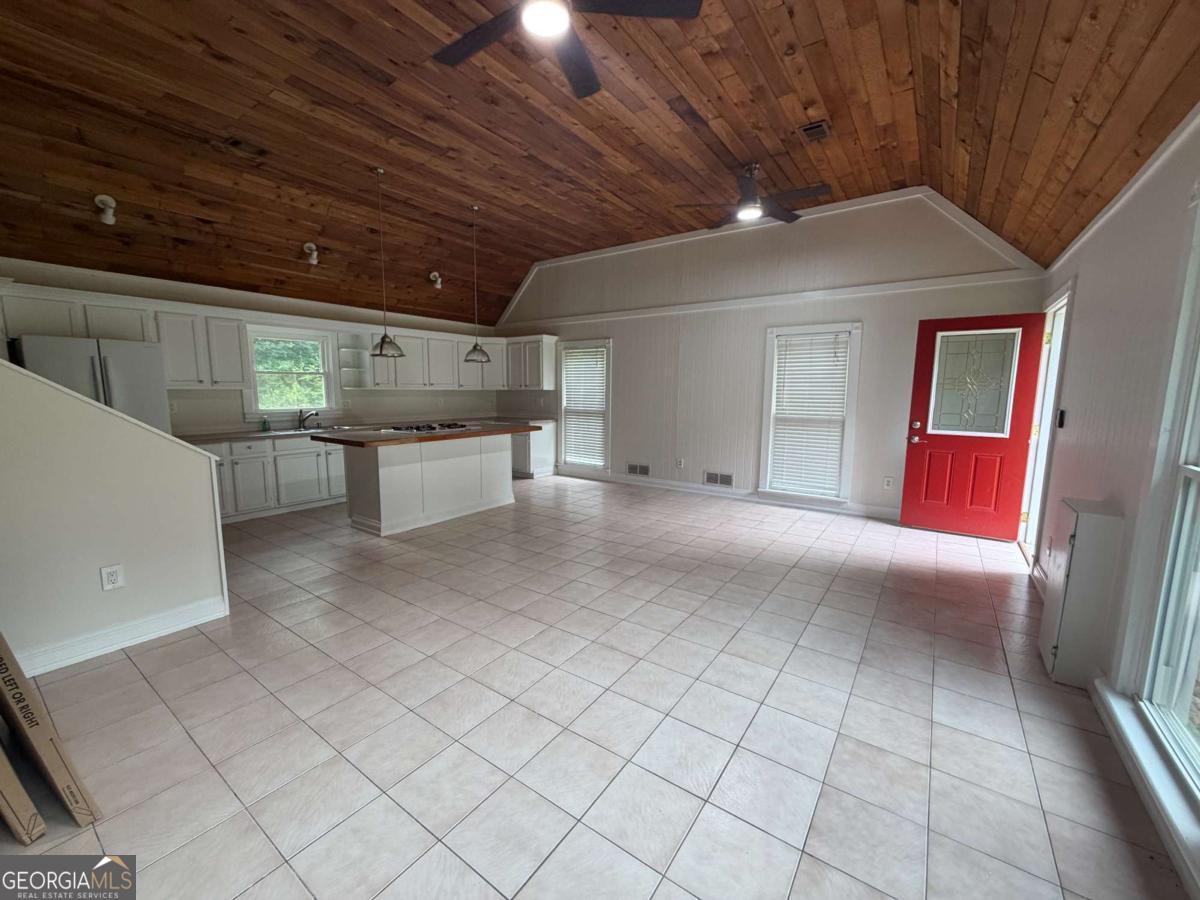 1526 Lost Mountain Road