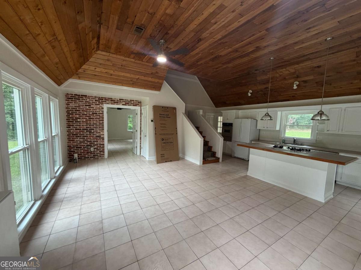 1526 Lost Mountain Road