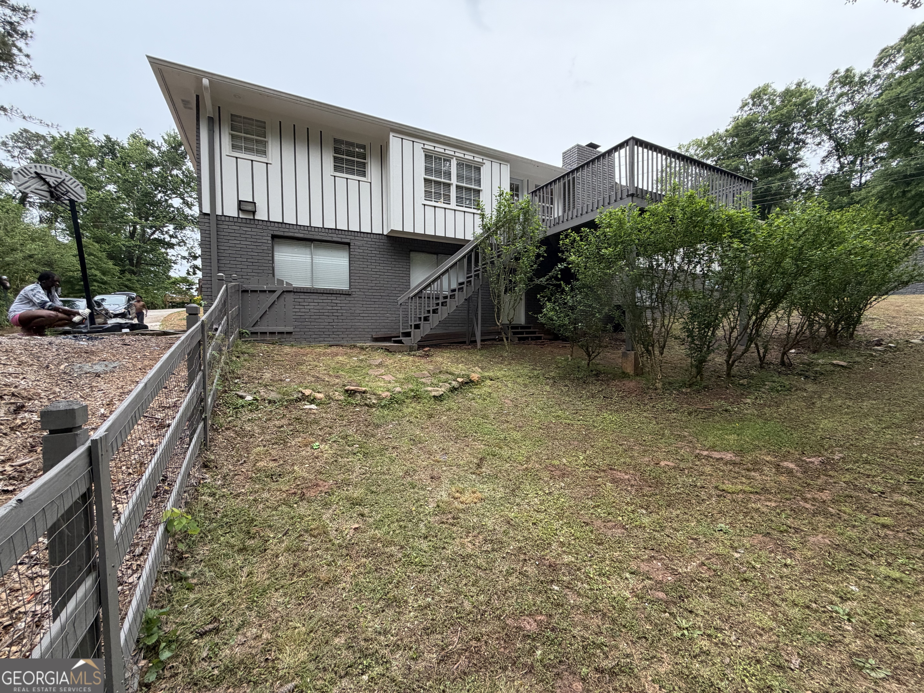 3336 Camelot Drive