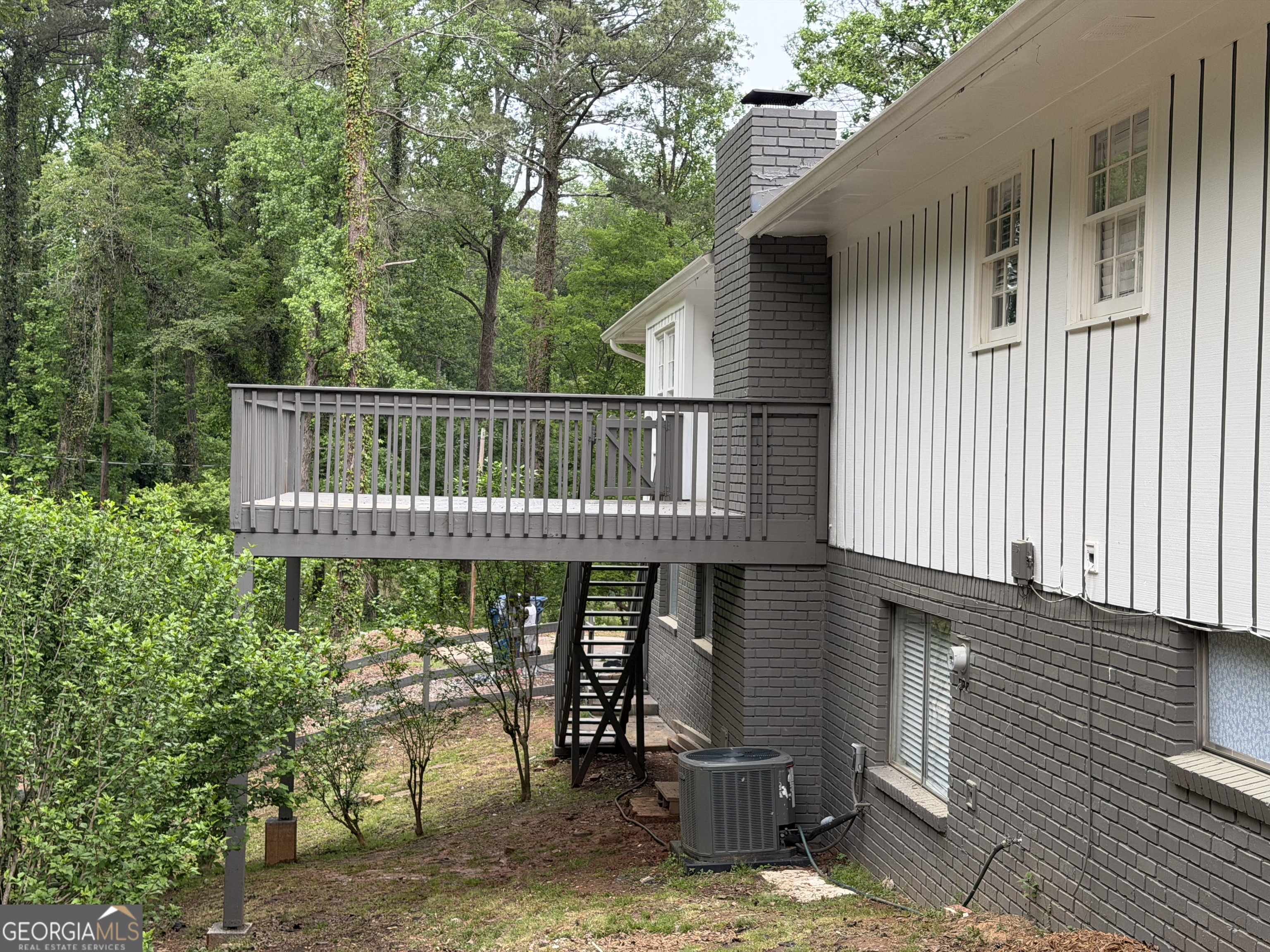 3336 Camelot Drive