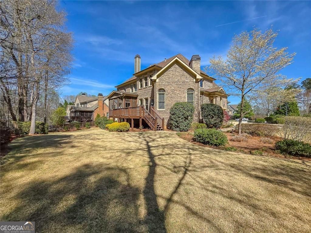 1485 White Rose Court NW