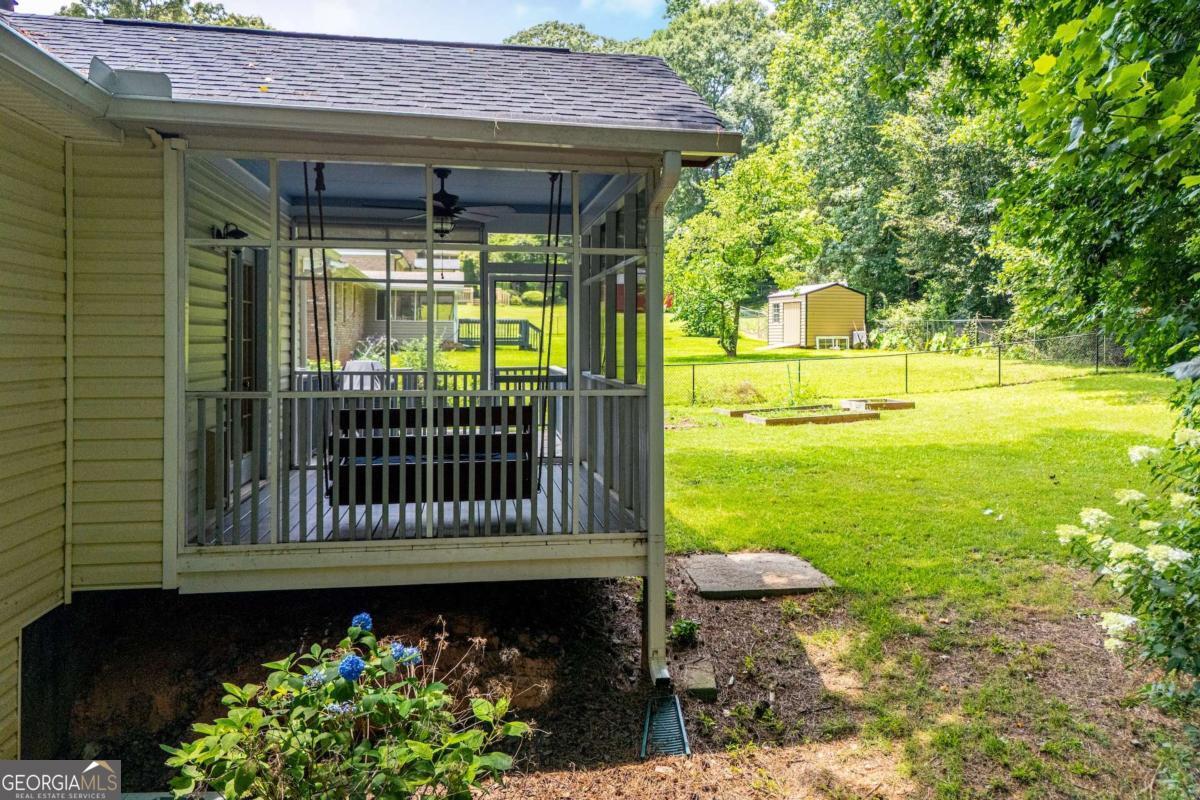 6150 Shallow Wood Lane