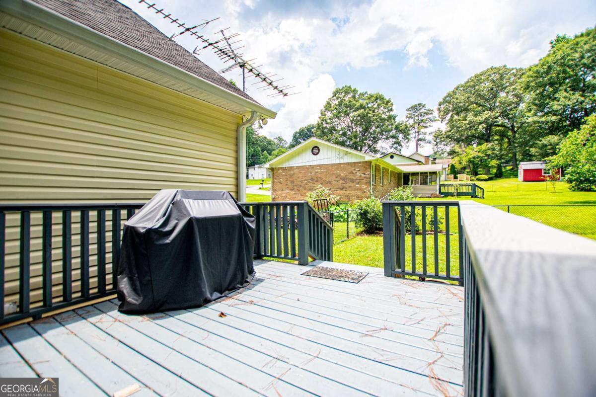 6150 Shallow Wood Lane