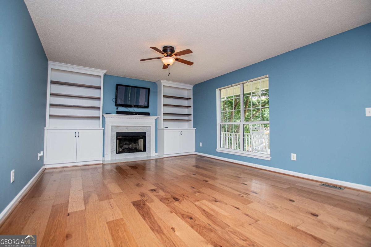 6150 Shallow Wood Lane