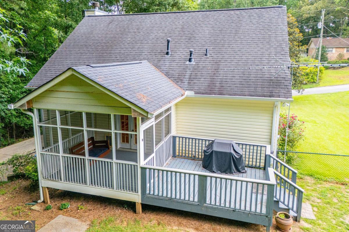 6150 Shallow Wood Lane