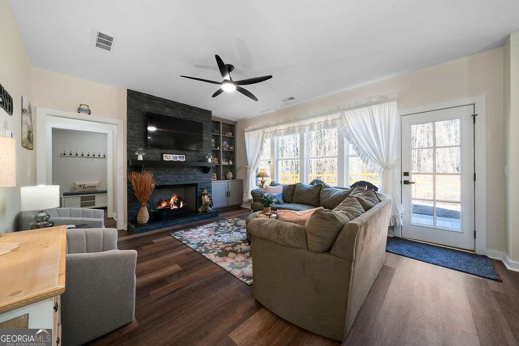 24 Plantation Oaks Dr