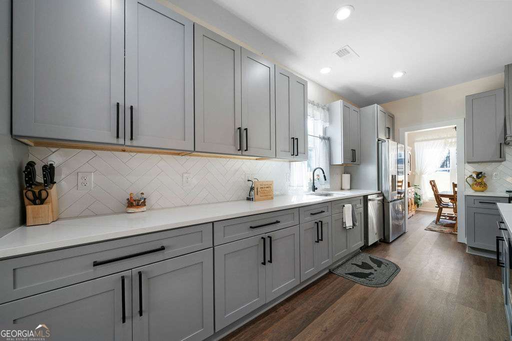 24 Plantation Oaks Dr