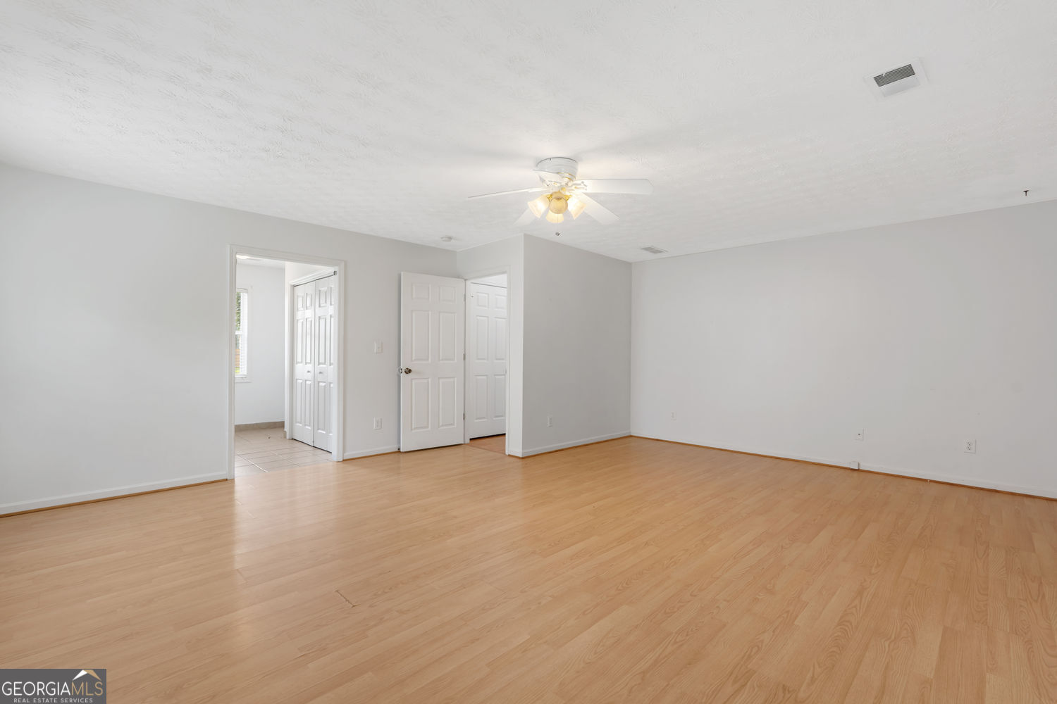 26 Ann Circle SE