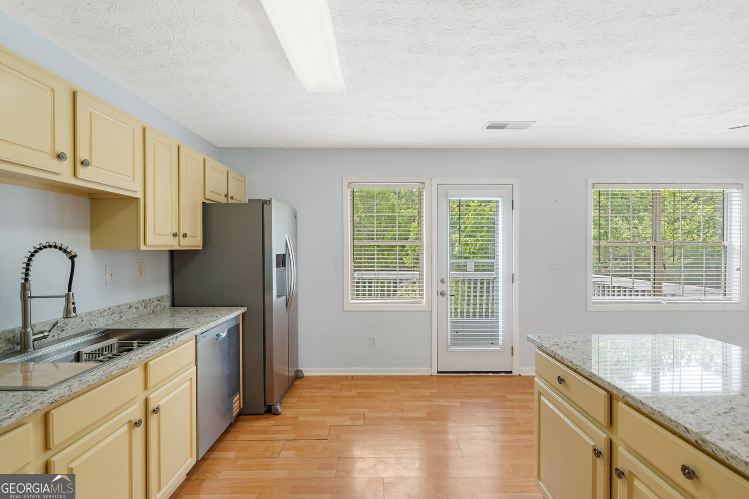 26 Ann Circle SE