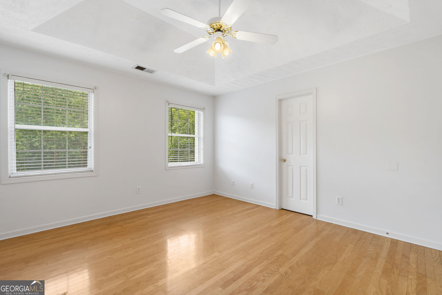 26 Ann Circle SE