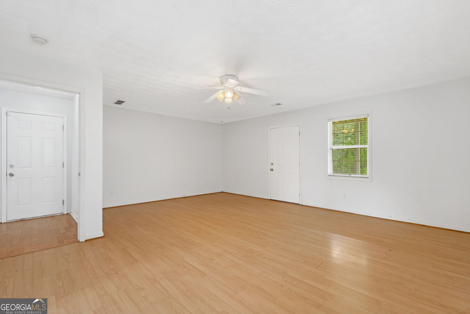 26 Ann Circle SE