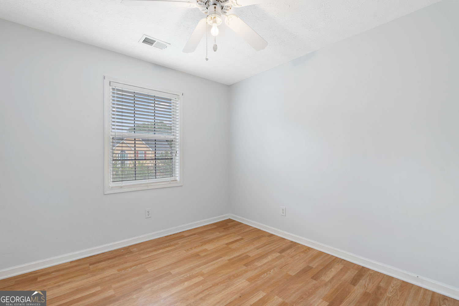 26 Ann Circle SE
