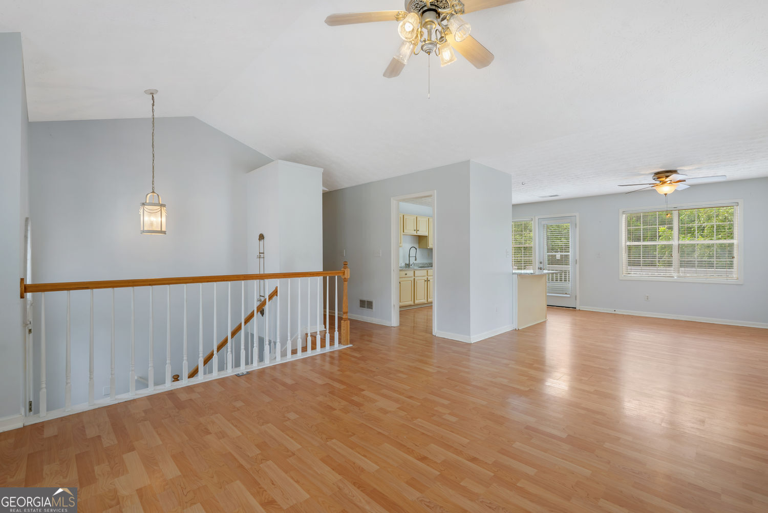 26 Ann Circle SE