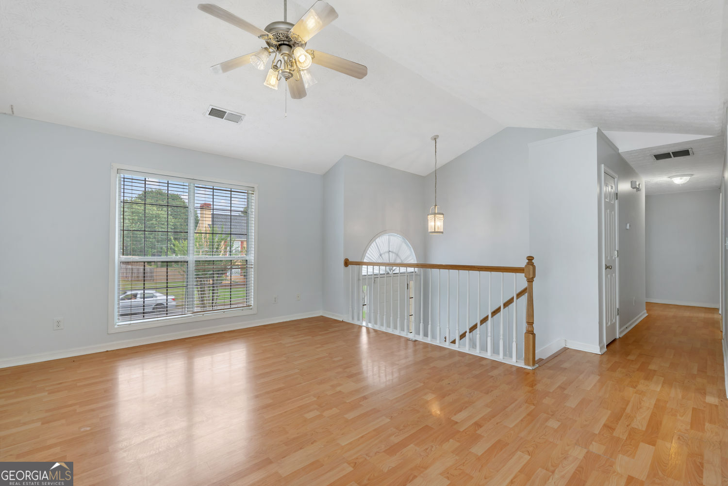 26 Ann Circle SE