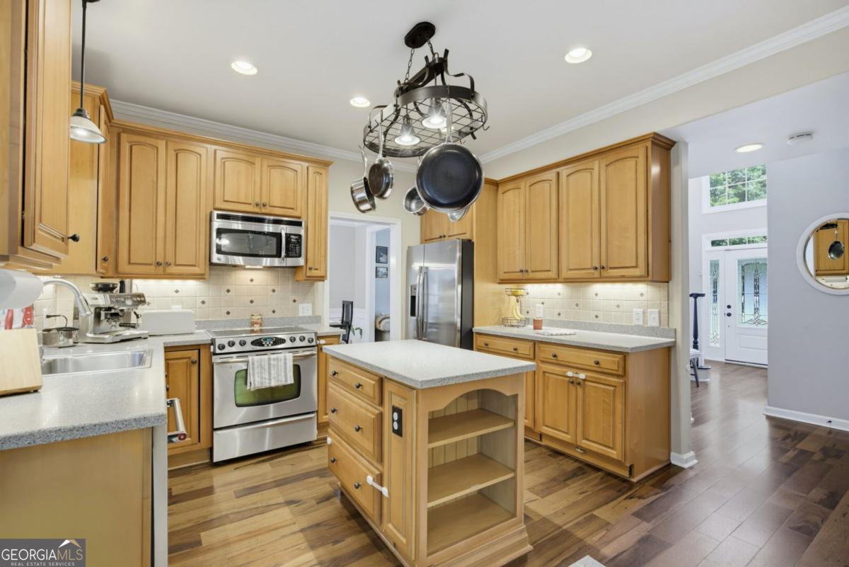1100 Arya Drive