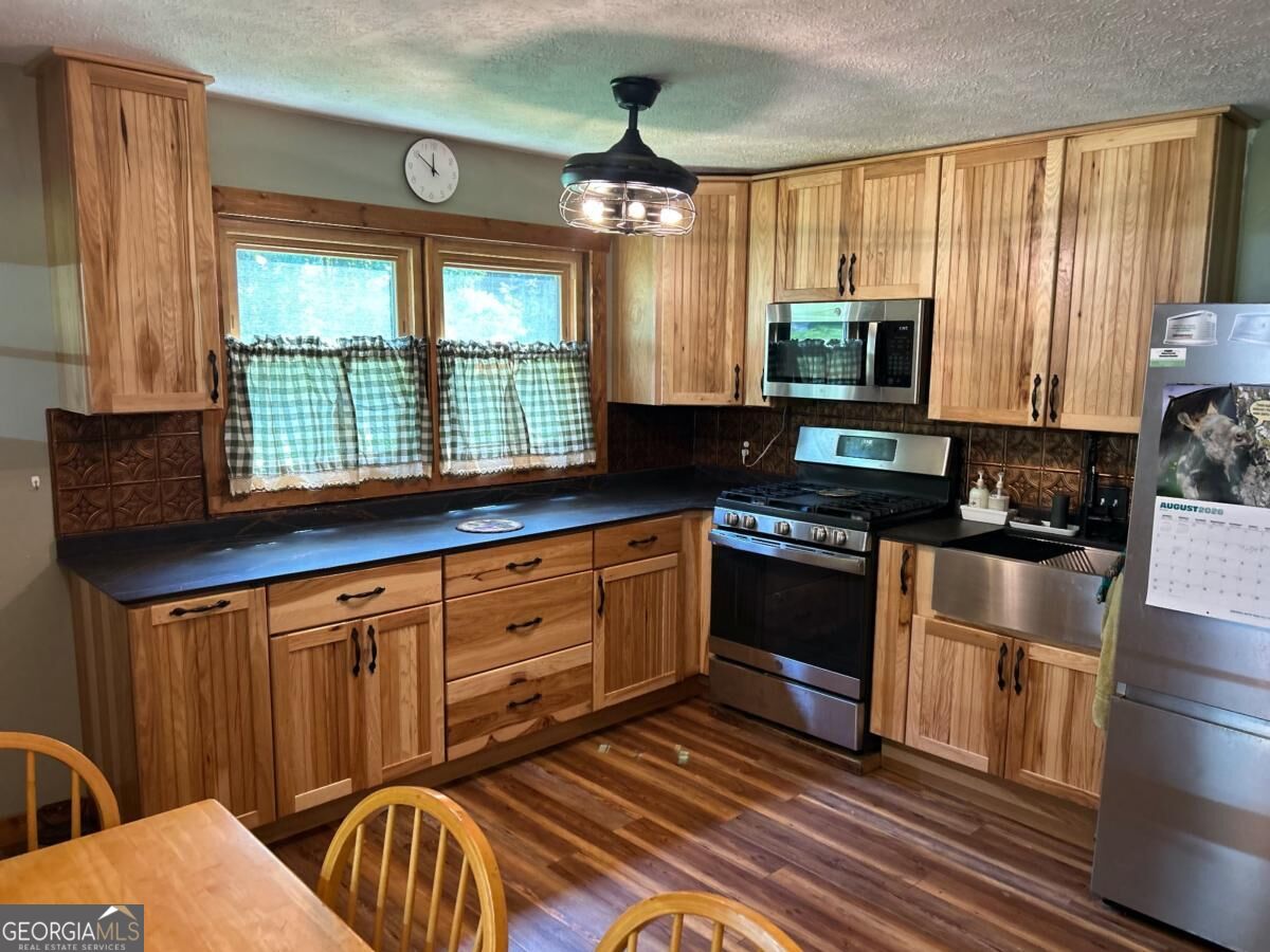 581 N Garrett Branch Road