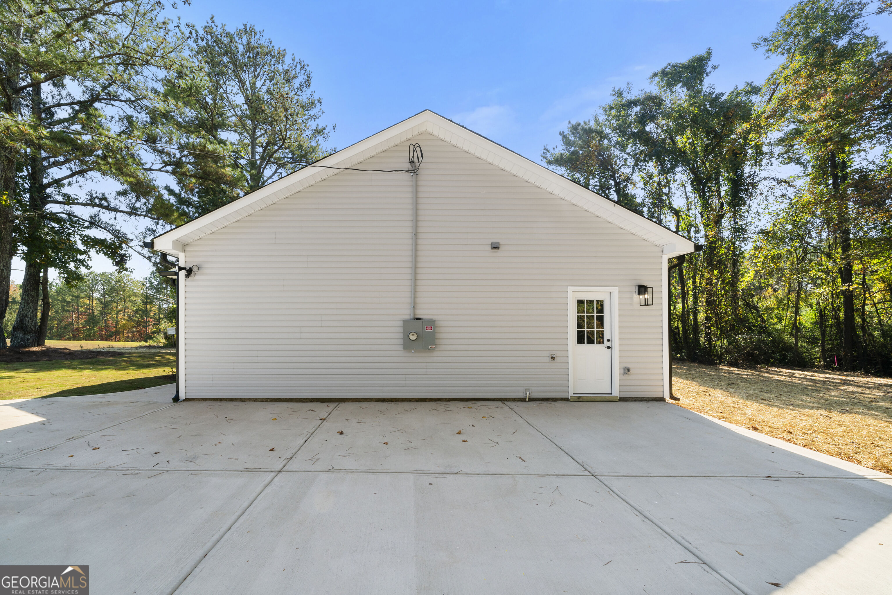 652 Harris Circle