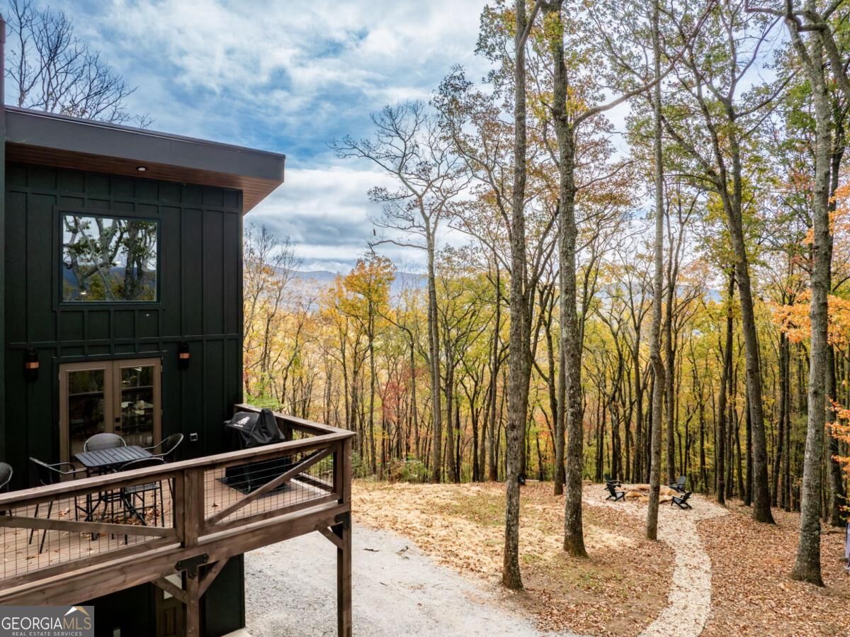1250 Lost Forest Road