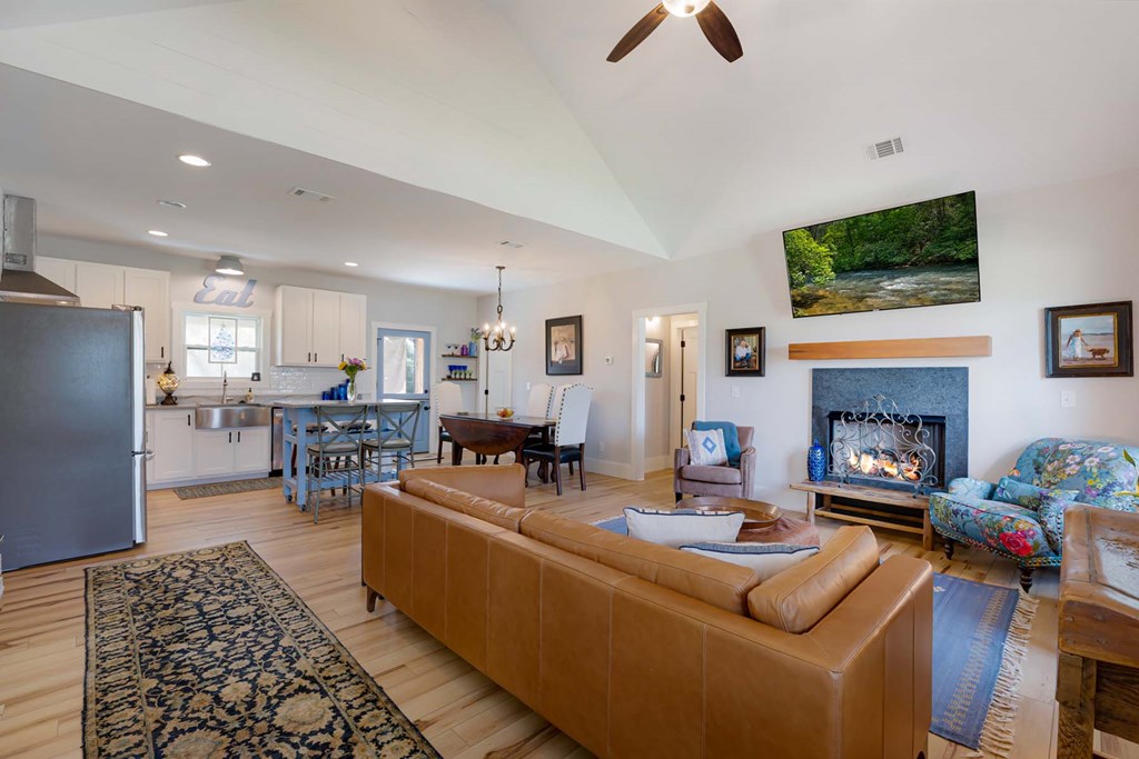 307 Skyline Drive