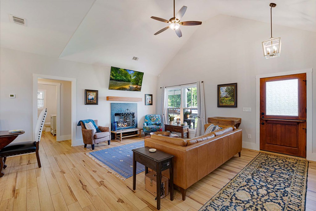 307 Skyline Drive