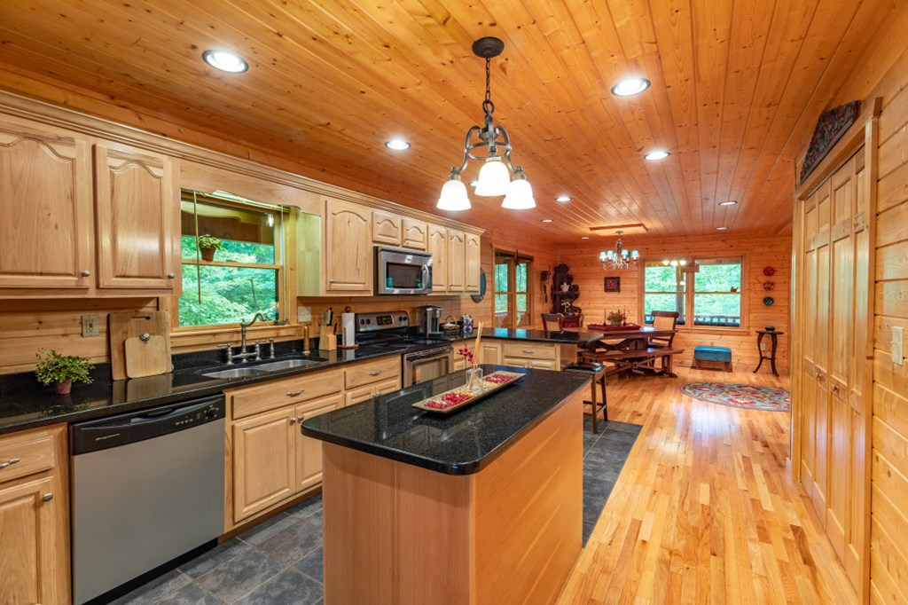 3082 Weaver Creek Road