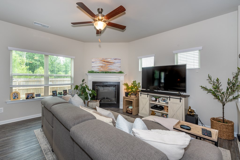 10 Betty Jo Way E