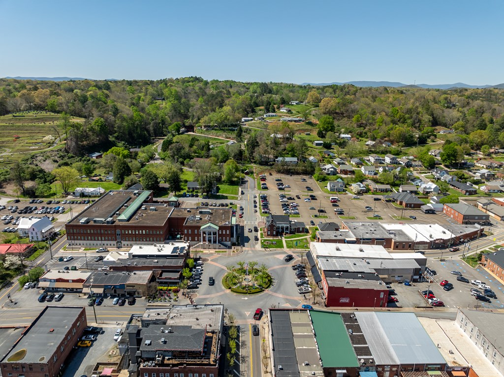 4 Northside Square