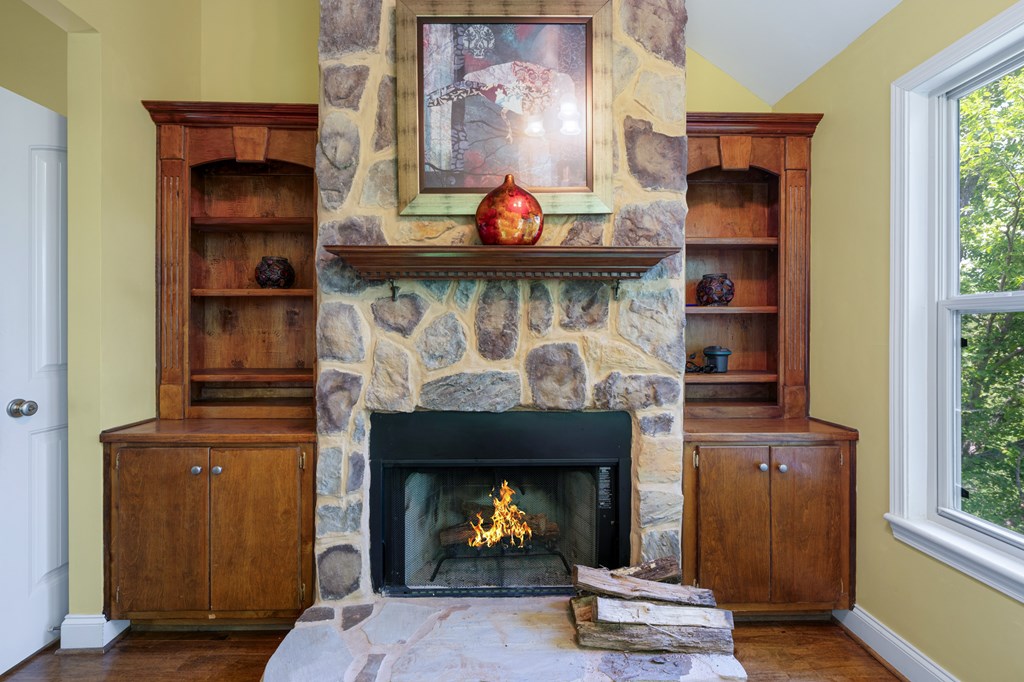 561 Summit Lane