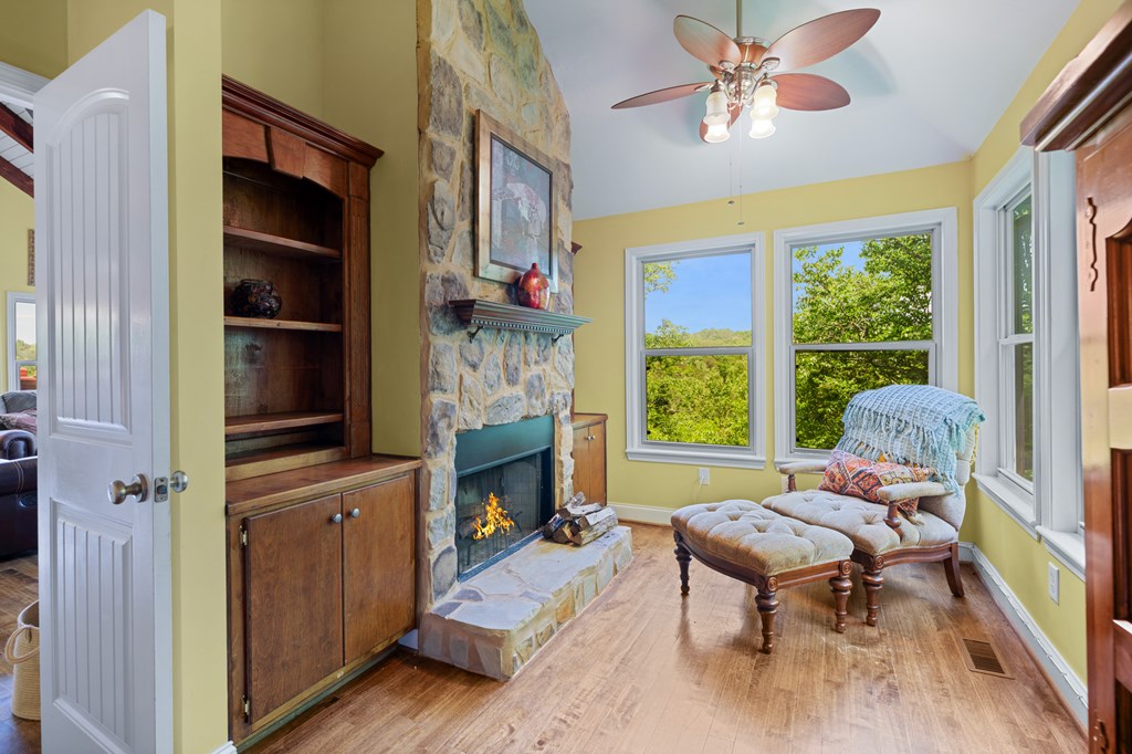 561 Summit Lane