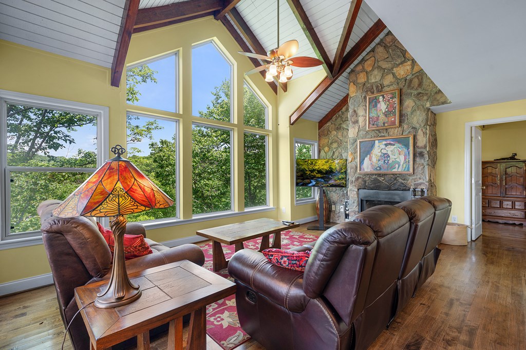 561 Summit Lane