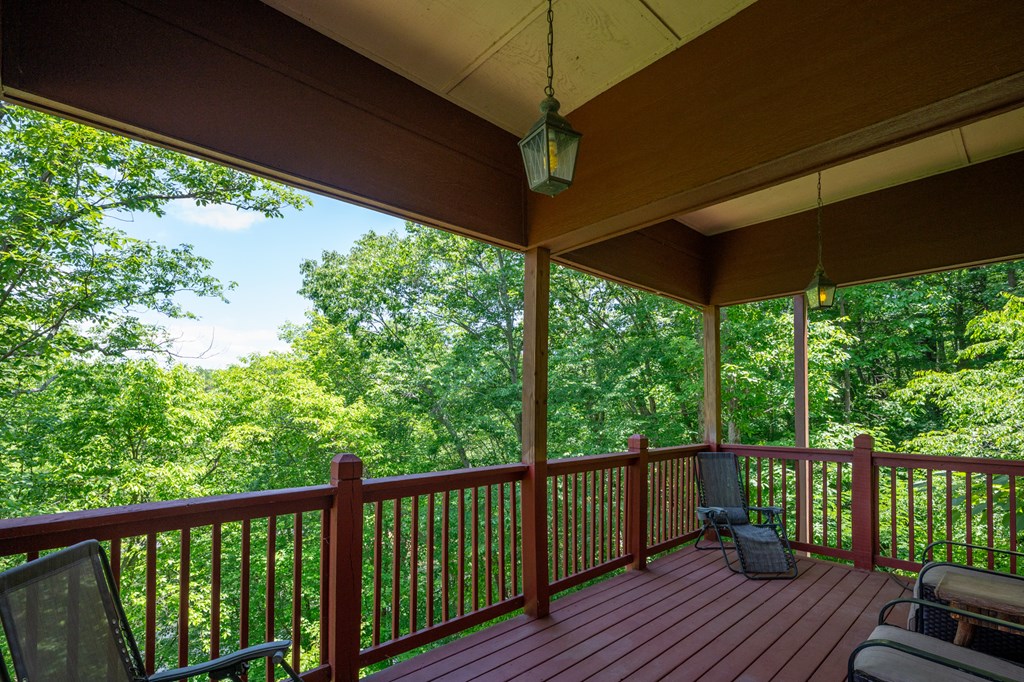 561 Summit Lane