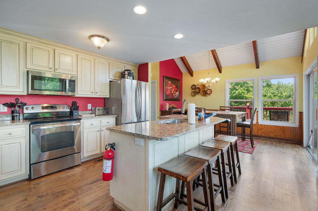561 Summit Lane